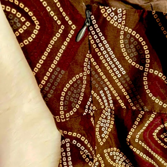 BCBG Halter Top with wooden beads, side zip, sizeL - Picture 3 of 4